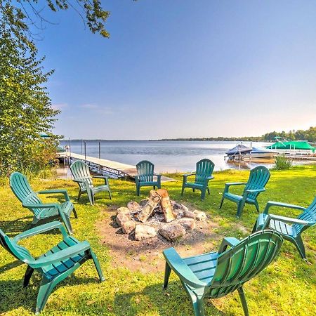 Crivitz Lakefront Escape With Boat Dock And Slip! Villa ภายนอก รูปภาพ