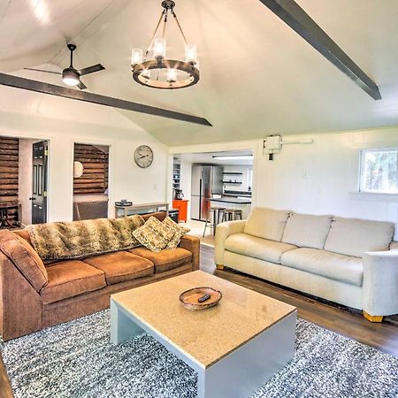 Crivitz Lakefront Escape With Boat Dock And Slip! Villa ภายนอก รูปภาพ