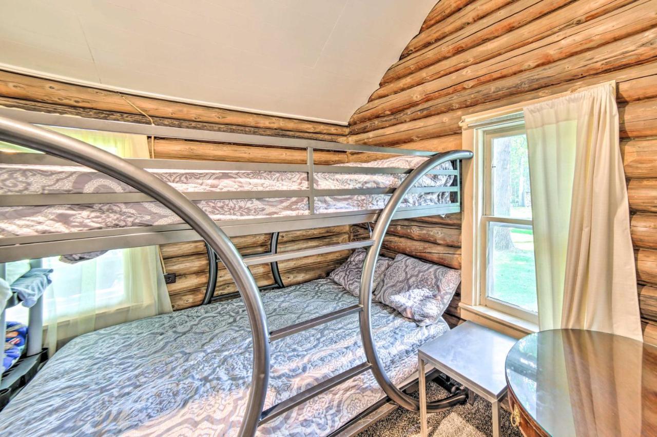 Crivitz Lakefront Escape With Boat Dock And Slip! Villa ภายนอก รูปภาพ