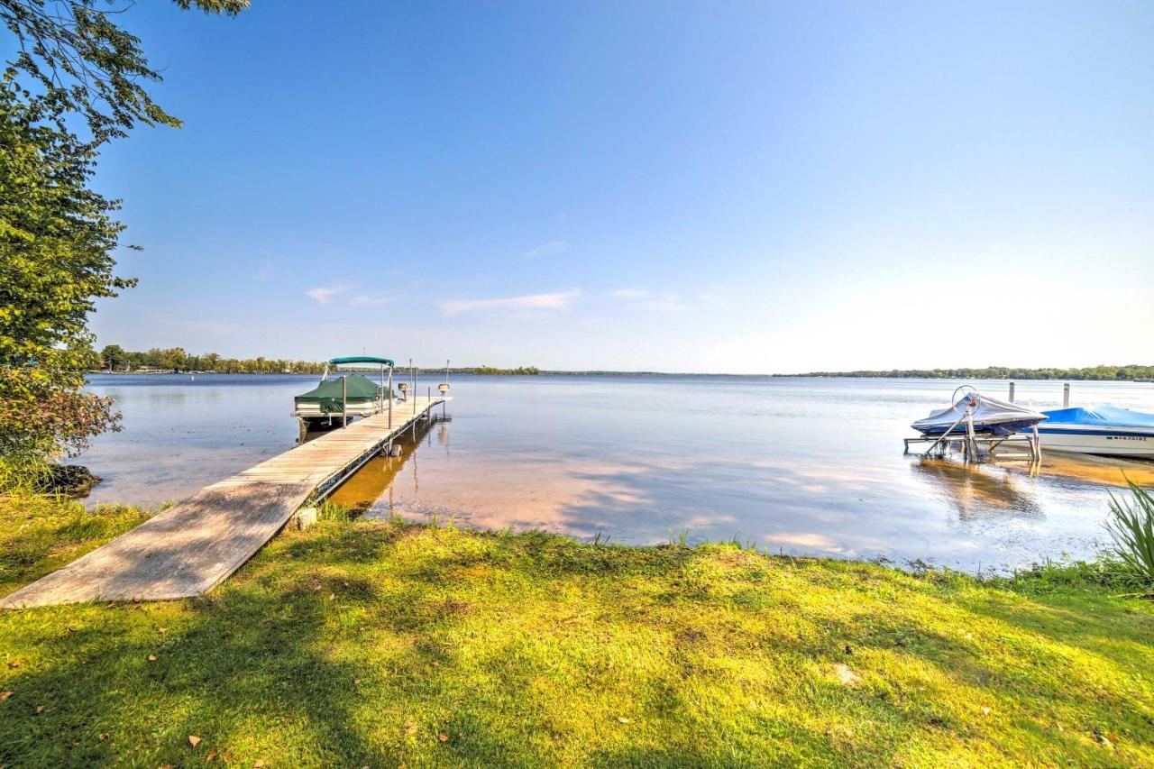 Crivitz Lakefront Escape With Boat Dock And Slip! Villa ภายนอก รูปภาพ