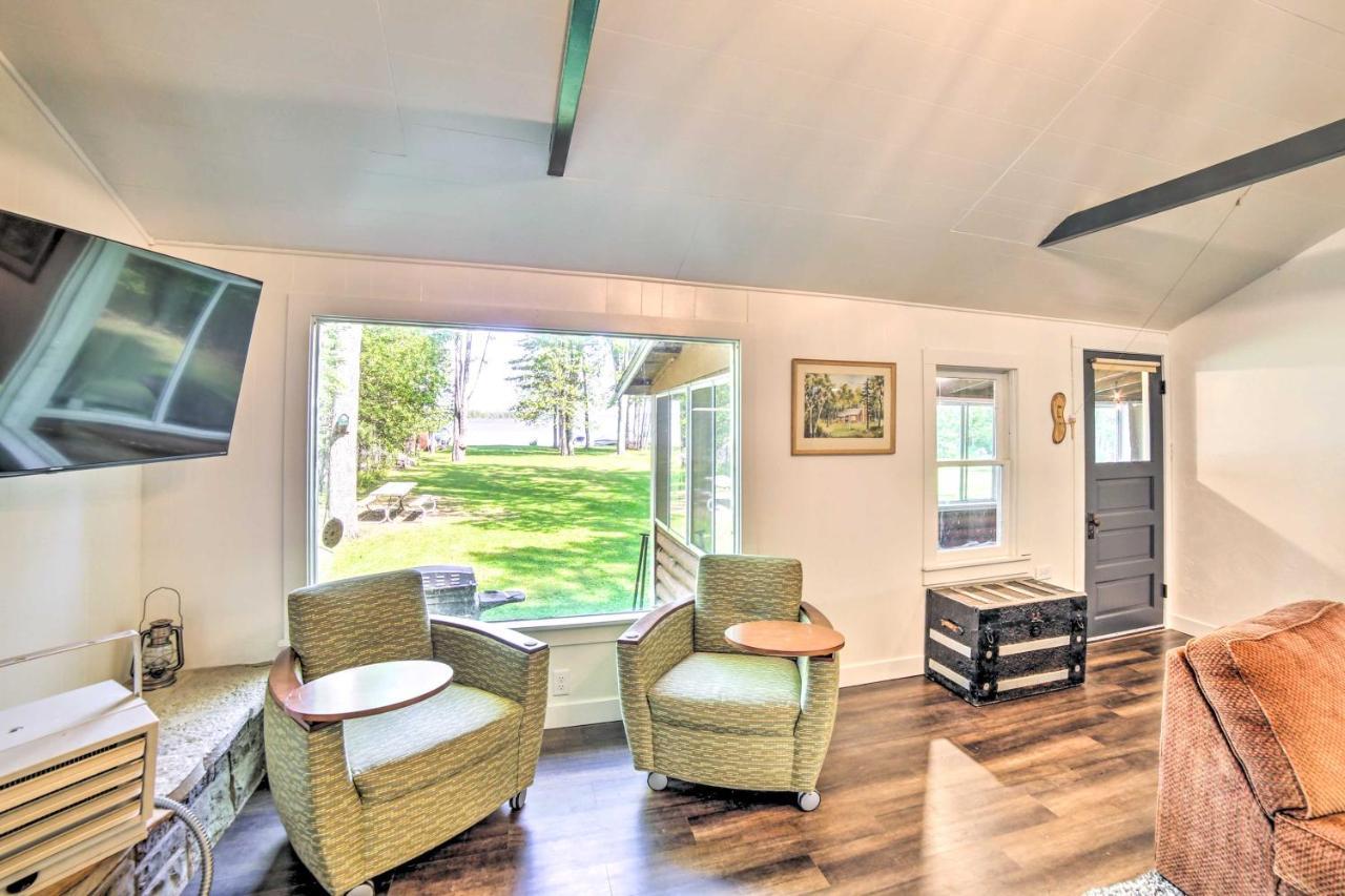 Crivitz Lakefront Escape With Boat Dock And Slip! Villa ภายนอก รูปภาพ