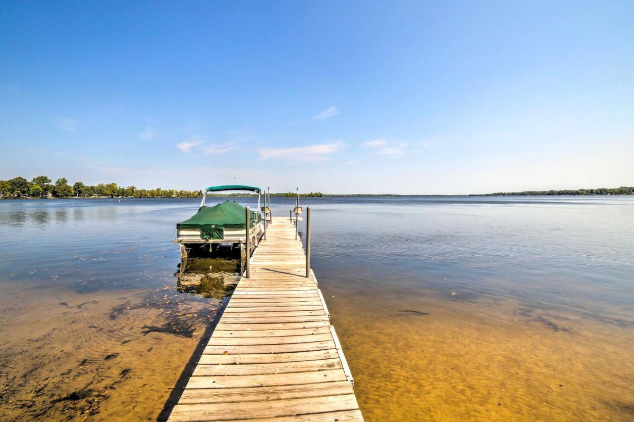 Crivitz Lakefront Escape With Boat Dock And Slip! Villa ภายนอก รูปภาพ