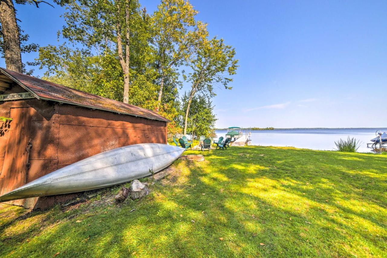 Crivitz Lakefront Escape With Boat Dock And Slip! Villa ภายนอก รูปภาพ